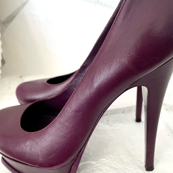 Yves Saint Laurent shoe - Picture 7 of 13